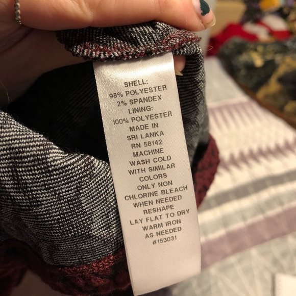 Burgundy pattern dress - Picture 5 of 5